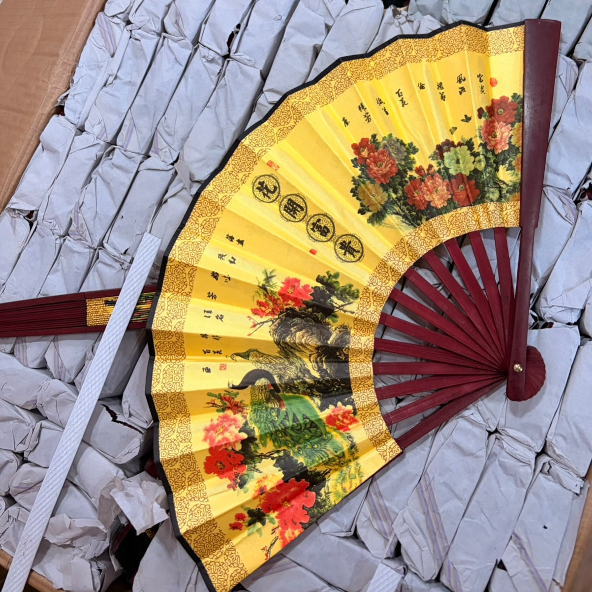 Abanico de Madera Grande – Letras Chinas